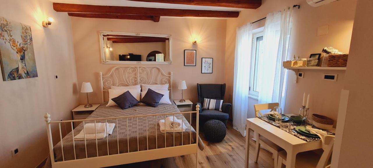 Studio Apartments Malu Pula Exteriér fotografie