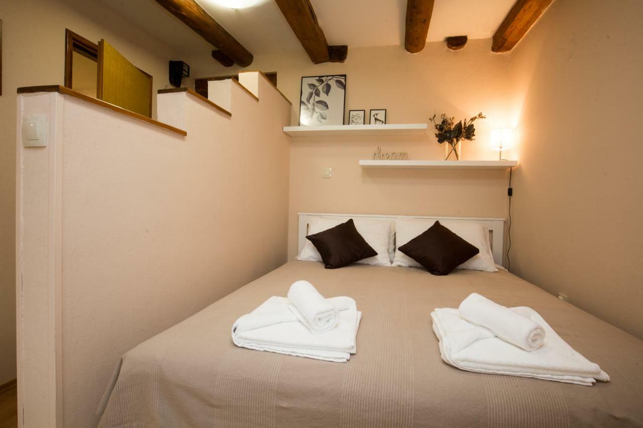 Studio Apartments Malu Pula Exteriér fotografie