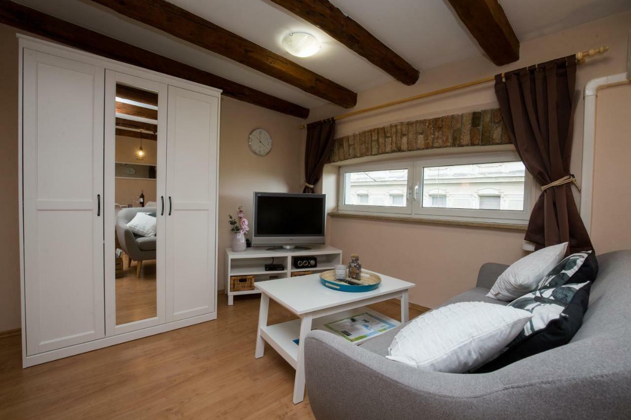 Studio Apartments Malu Pula Exteriér fotografie