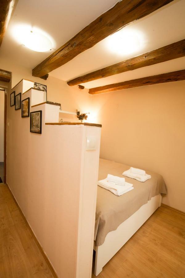 Studio Apartments Malu Pula Exteriér fotografie